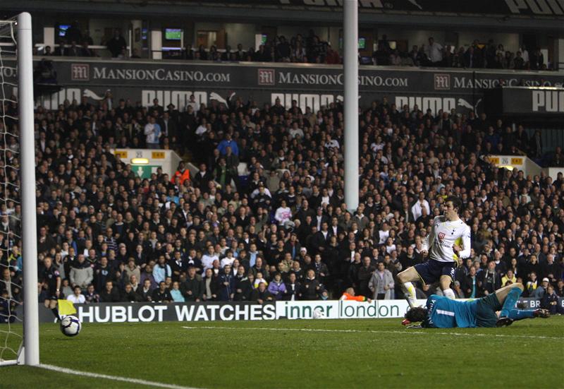 Gareth Bale scores against Arsenal