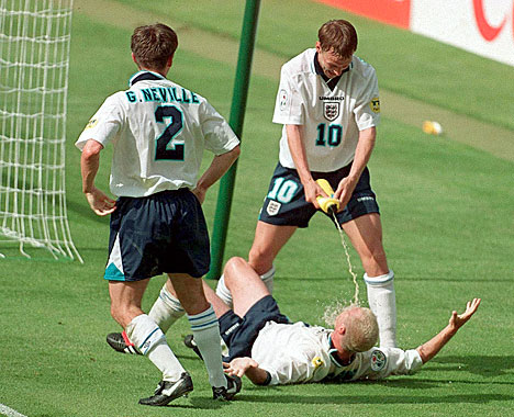 Paul Gascoinge, Teddy Sheringham & Gary Neville - Euro 96