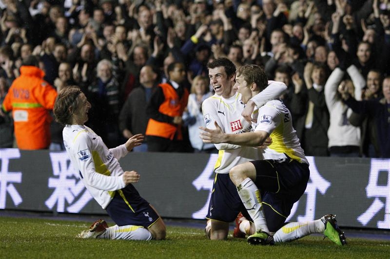 Luka Modric, Gareth Bale & Roman Pavlyuchenko against Fulham, FA Cup March 2010