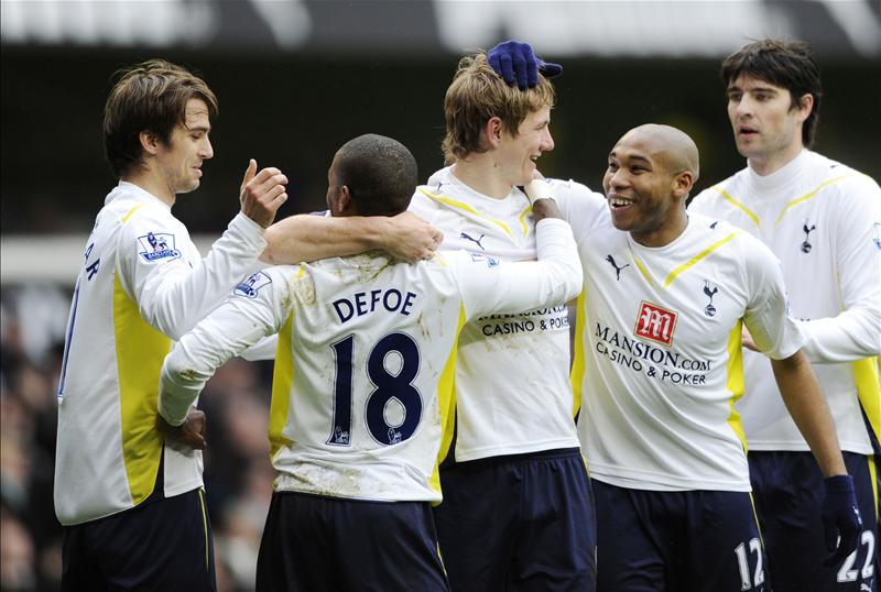 Niko Kranjcar, Jermain Defoe, Wilson Palacios and Vedran Corluka congratulate Roman Pavlyuchenko after his goal during Tottenham Hotspur 2-1 Everton, February 2010