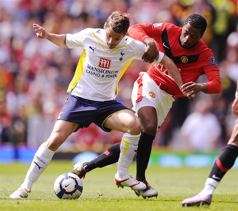 David Bentley against Manchester United