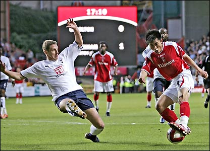 Action from Charlton 0-2 Spurs, May 2007