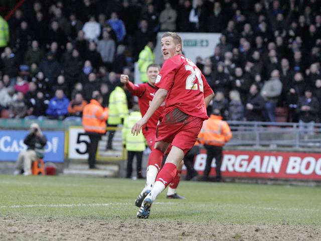 Harry Kane scores for Leyton Orient