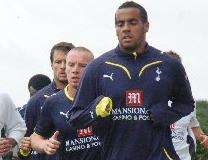Tom Huddlestone leads the lads in pre-season training