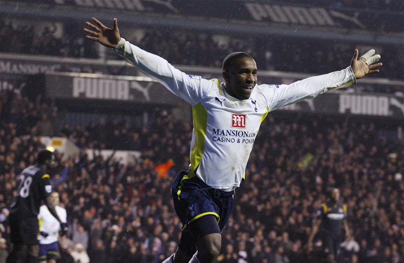 Jermain Defoe celebrates his goal against Manchester City