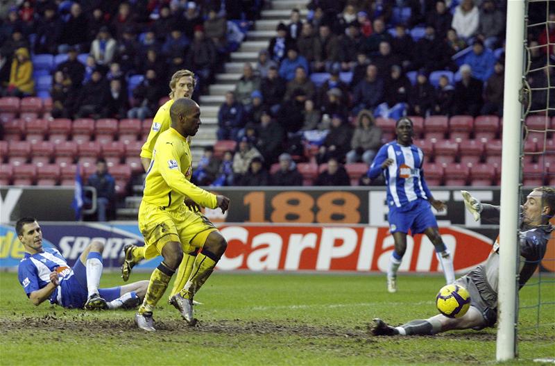 Jermain Defoe scores for Tottenham Hotspur away to Wigan Athletic