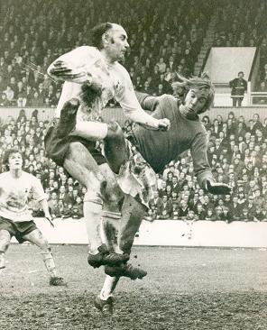 Alan Gilzean of Tottenham Hotspur & Peter Grotier of West Ham United, 1st April 1972