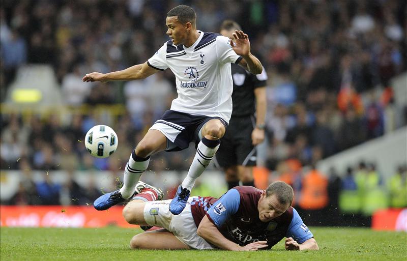 Jermaine Jenas in action for Spurs against Aston Villa, October 2010