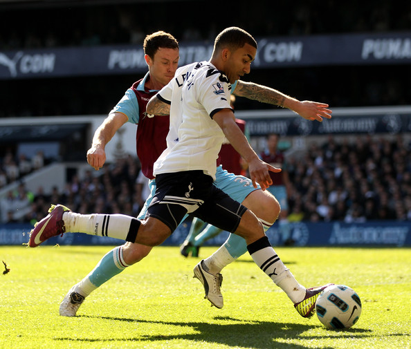 Aaron Lennon in action for Tottenham Hotspur against West Ham United