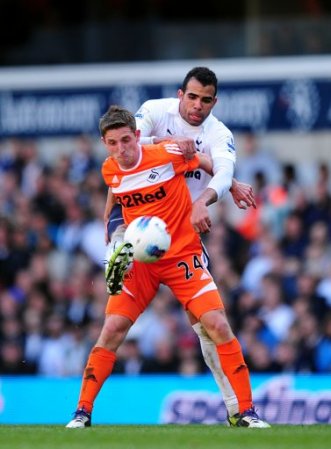 Sandro in action from Tottenham Hotspur 3-1 Swansea City, April 2012