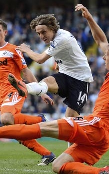 Luka Modric in action from Tottenham Hotspur 3-1 Swansea City, April 2012