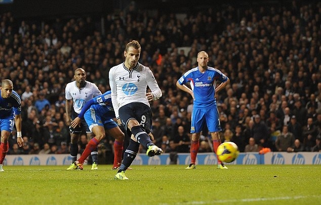 Premier League action from Tottenham Hotspur 1-0 Hull City, October 2013