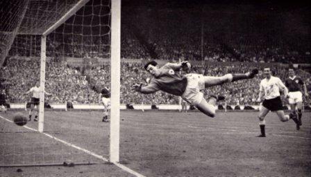 Tottenham 2-0 Leicester City, 1961 FA Cup Final