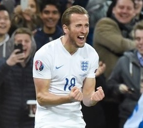 Harry Kane scores on his full England debut v Lithuania