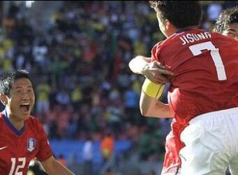 South Korea's Park Ji Sung celebrates his goal in the 2-0 win over Greece